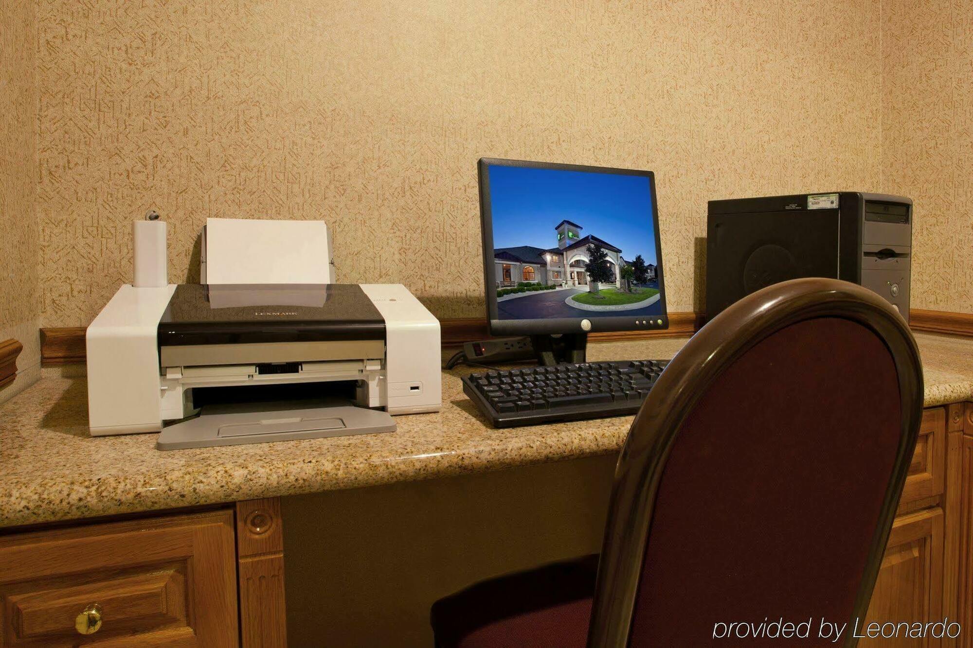 Comfort Inn & Suites Napoleon Facilities photo